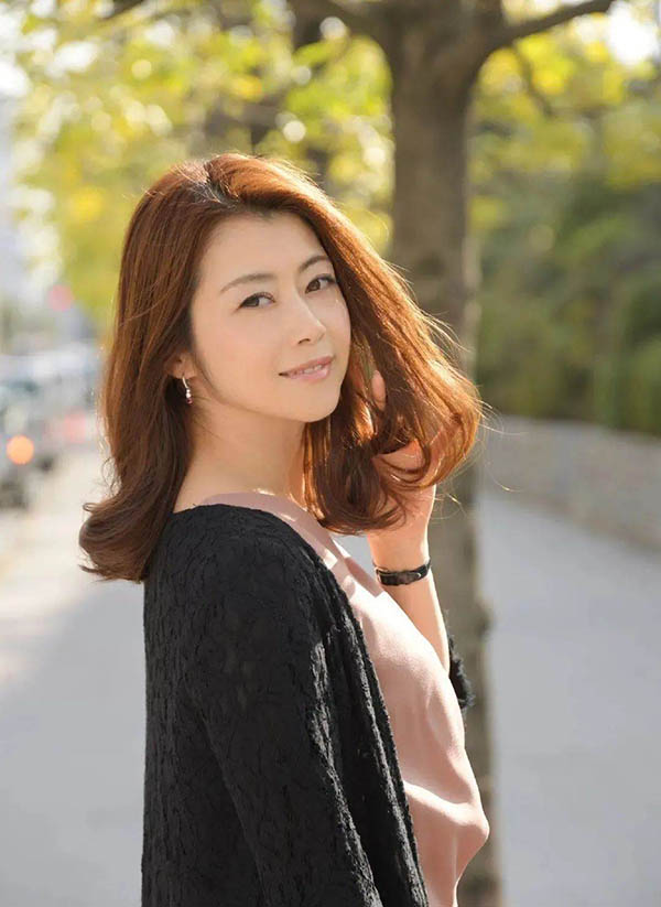 「人妻的风骚」系列品番作品推荐介绍及预览-六集图