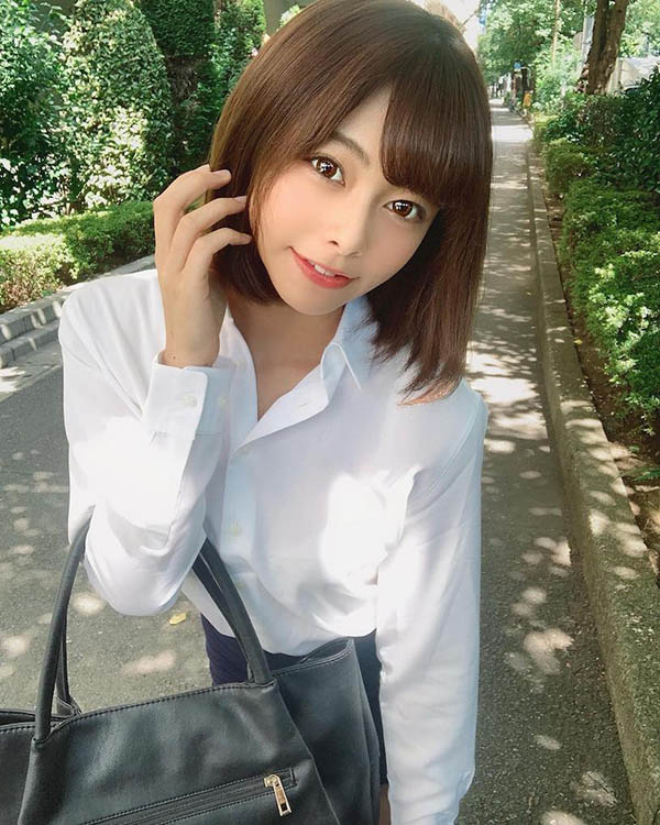 F奶小只马正妹《岬梓》精选作品推荐介绍及封面预览